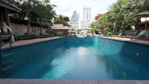 PENINSULA, POOL