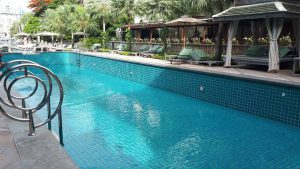 PENINSULA, POOL